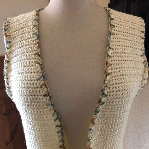 Vintage knitted vest  - Picture 2 of 4